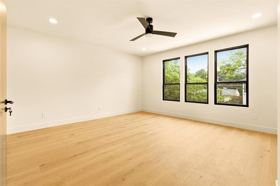 Spacious, unfurnished interior of a new home in , Dallas (Image 21).