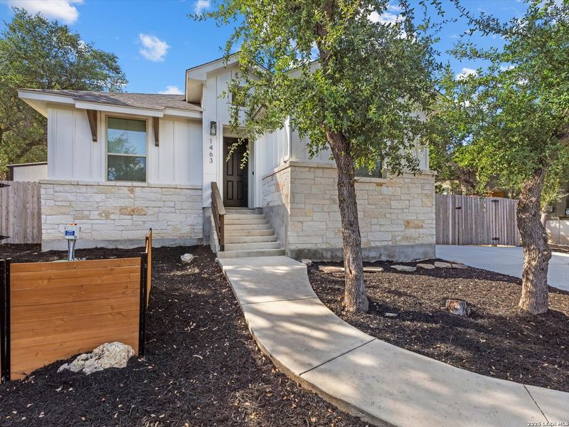 Image 36 of a home in .