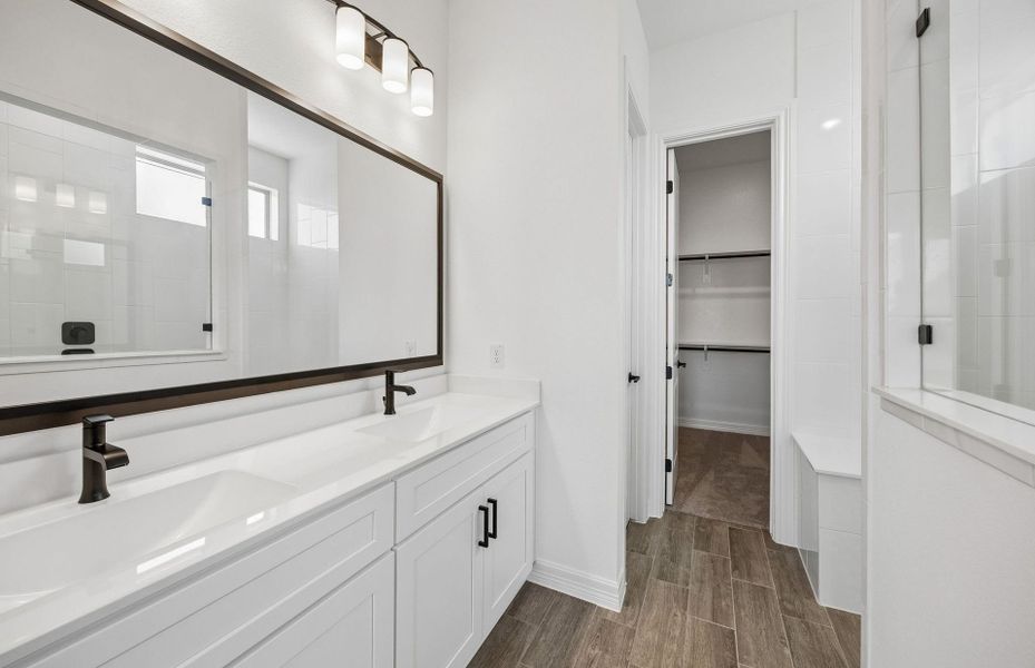 Furnished interior view inside a new home in Lago Mar, Texas City (Image 12).