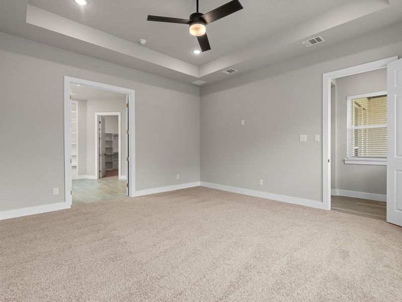 Spacious, unfurnished interior of a new home in , Denison (Image 32).