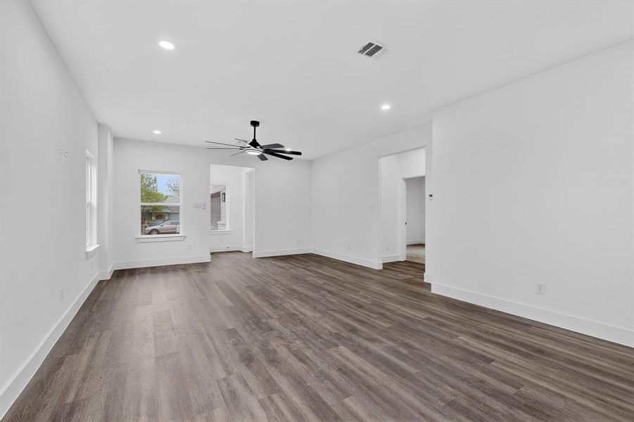 Spacious, unfurnished interior of a new home in , Dallas (Image 23).