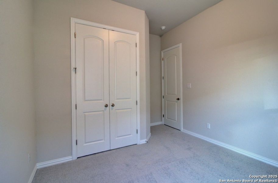Spacious, unfurnished interior of a new home in The Crossvine, Schertz (Image 18).