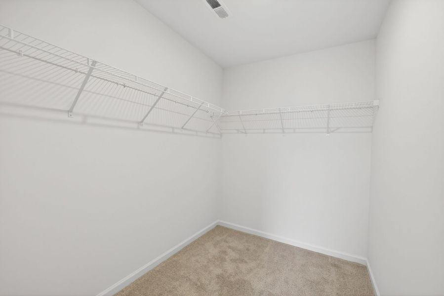 Spacious, unfurnished interior of a new home in White Oak Creek Crossing, Angier (Image 20).
