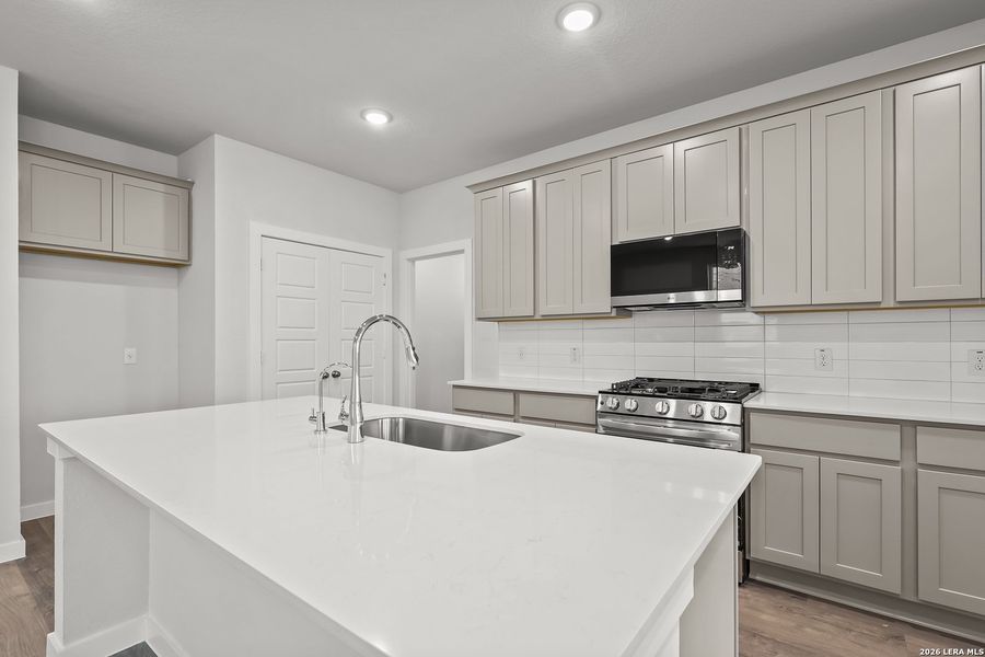 Furnished interior view inside a new home in Senna, Leon Valley (Image 12).