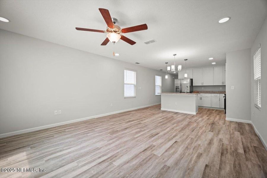 Spacious, unfurnished interior of a new home in , Jacksonville (Image 18).