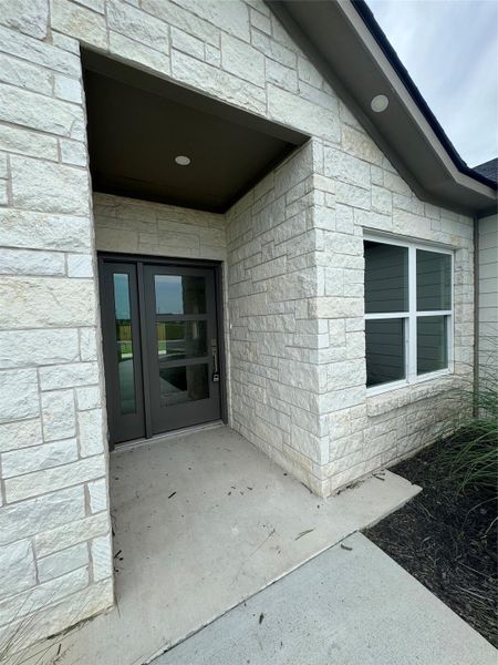 Exterior details and patio area of a home in , Thorndale (Image 3).