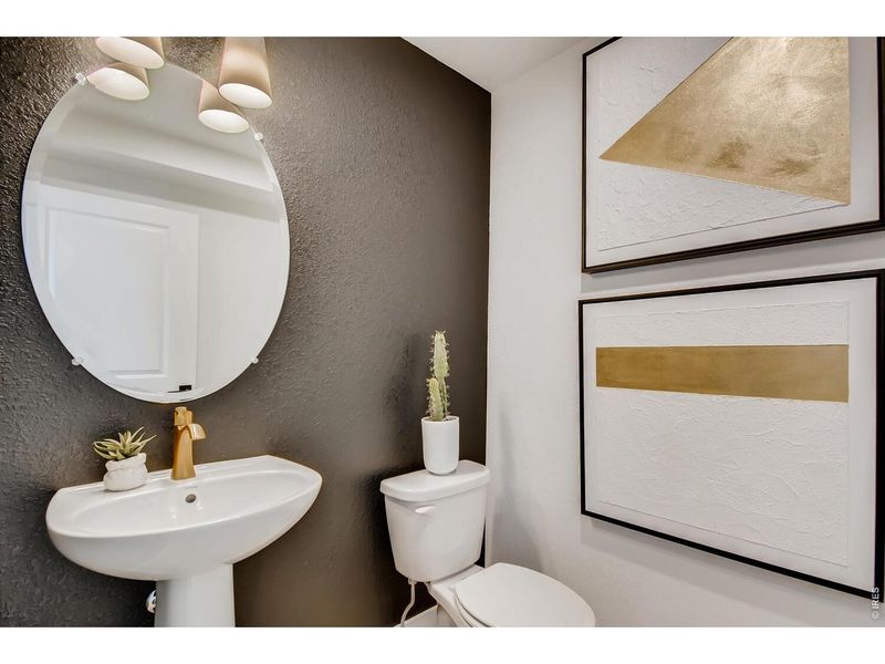 Furnished interior view inside a new home in Mountain Brook, Longmont (Image 10).