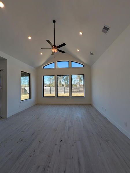 Spacious, unfurnished interior of a new home in Artavia, Conroe (Image 14).