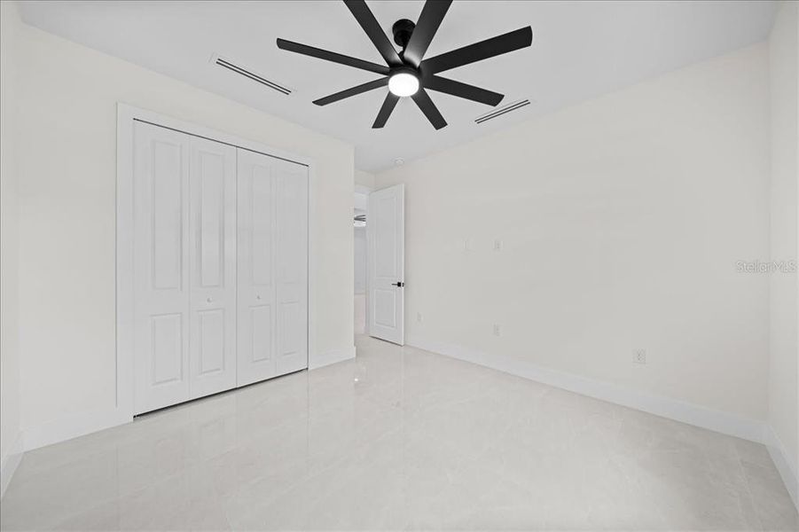 Spacious, unfurnished interior of a new home in , Lehigh Acres (Image 27).
