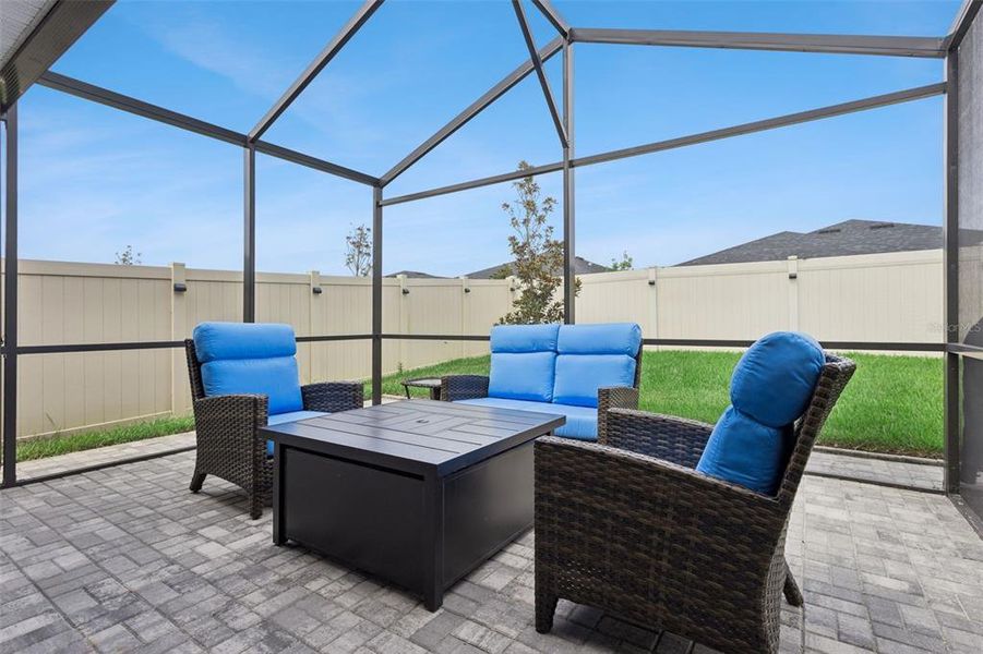 Exterior details and patio area of a home in , St. Cloud (Image 3).