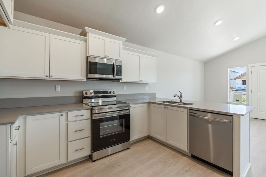 Furnished interior view inside a new home in Feather Ridge, Redmond (Image 18).