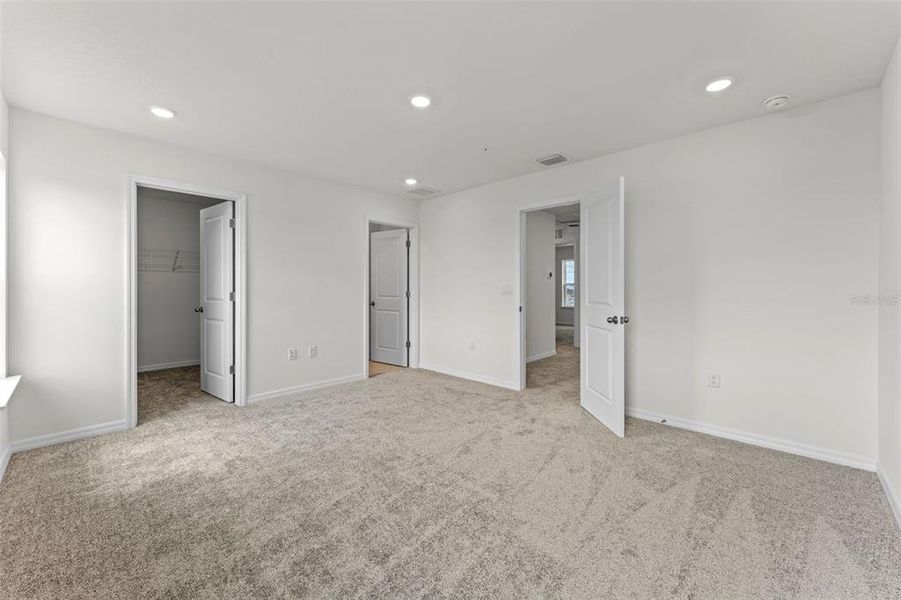 Spacious, unfurnished interior of a new home in Eden Crest, Apopka (Image 12).