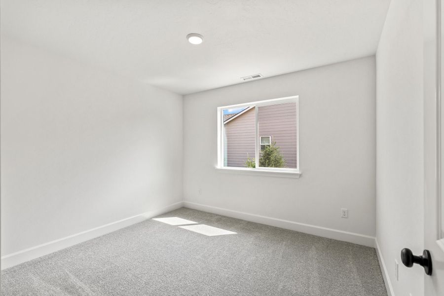 Spacious, unfurnished interior of a new home in Willowbrook, Madras (Image 25). Spacious, unfurnished interior of a new home in Willowbrook, Madras (Image 25).