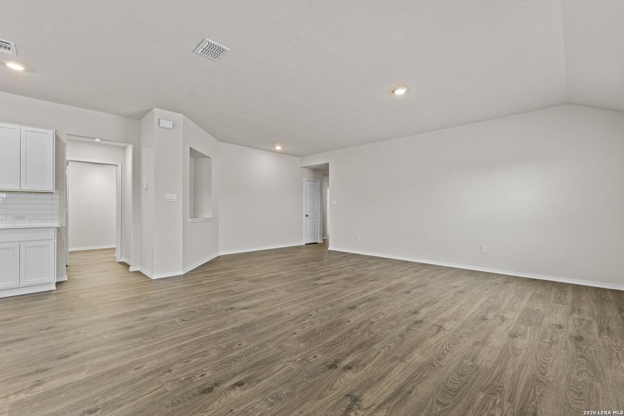 Spacious, unfurnished interior of a new home in High Garden, Comfort (Image 11).