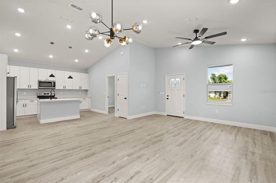 Spacious, unfurnished interior of a new home in , Orange City (Image 16).