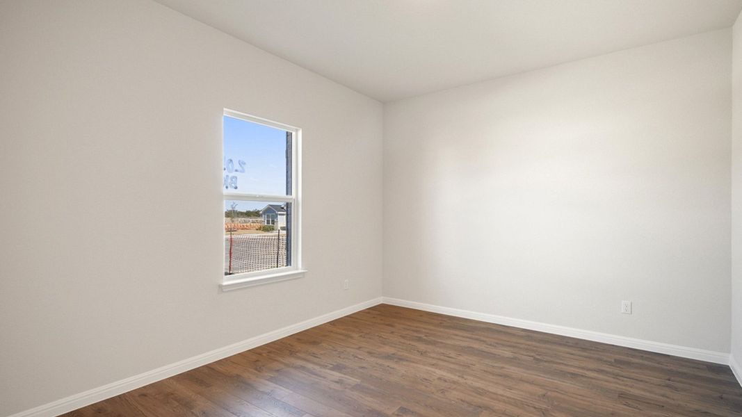 Spacious, unfurnished interior of a new home in Thunder Rock, Marble Falls (Image 12).