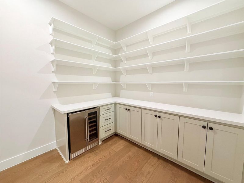 Spacious, unfurnished interior of a new home in , Washington (Image 39).