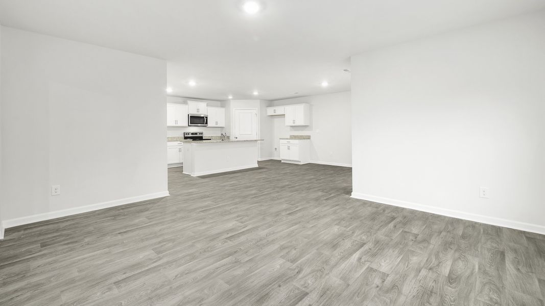 Spacious, unfurnished interior of a new home in Quail Haven, Winston-Salem (Image 16).