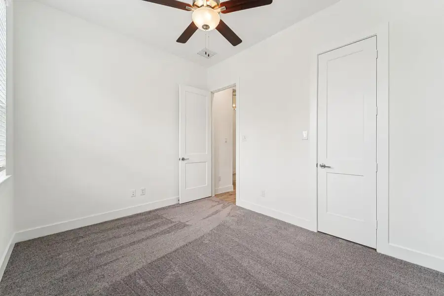 Spacious, unfurnished interior of a new home in Kresston, Montgomery (Image 34).