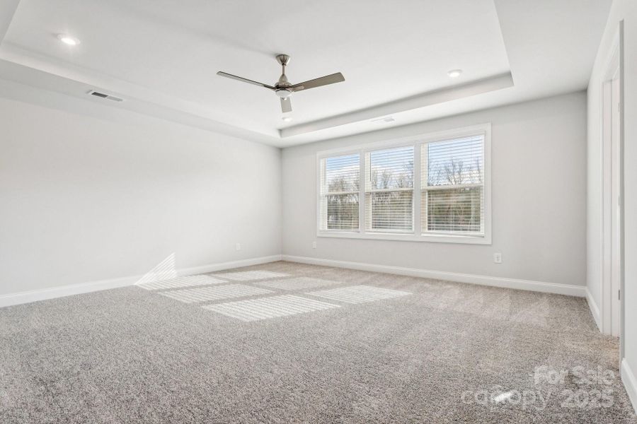 Spacious, unfurnished interior of a new home in Glenhurst, Matthews (Image 16).