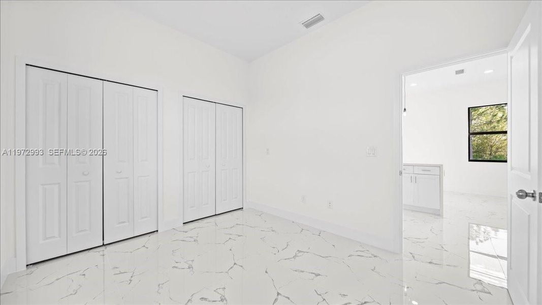 Spacious, unfurnished interior of a new home in , Lehigh Acres (Image 16).