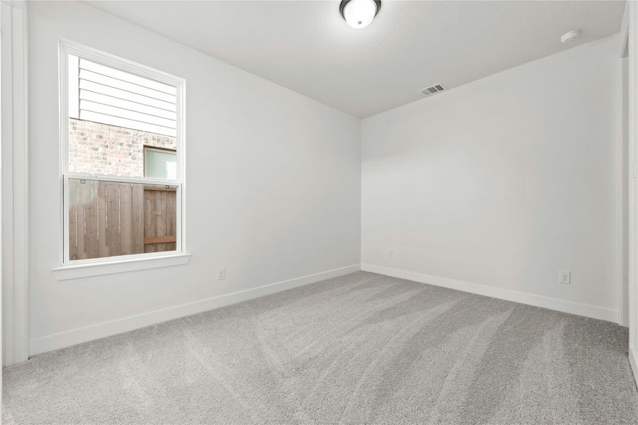 Spacious, unfurnished interior of a new home in Cross Creek West, Fulshear (Image 7).