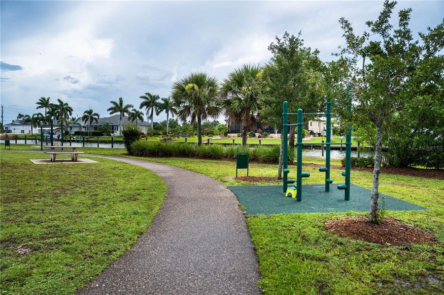 Community amenities in , Port Charlotte (Image 37). Community amenities in , Port Charlotte (Image 37).