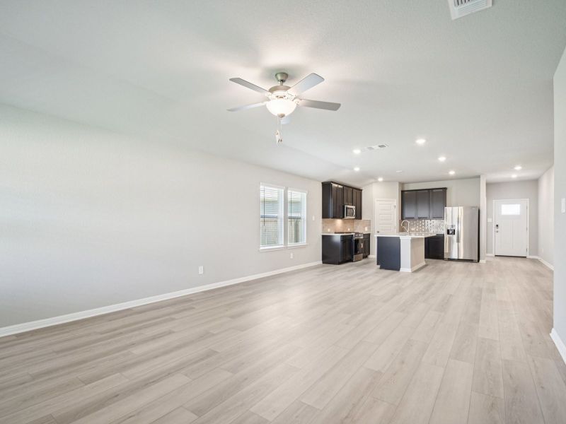 Spacious, unfurnished interior of a new home in Riverbend at Double Eagle - Boulevard Collection, Cedar Creek (Image 8).