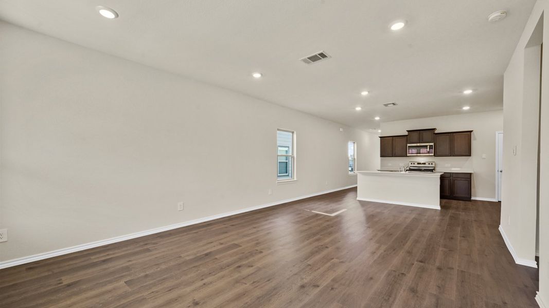 Spacious, unfurnished interior of a new home in Northspur, Terrell (Image 17).