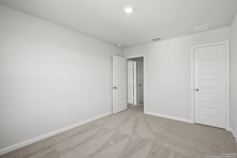 Spacious, unfurnished interior of a new home in Applewhite Meadows, San Antonio (Image 30).