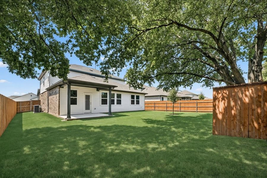 Exterior details and patio area of a home in Lisso, Pflugerville (Image 4).