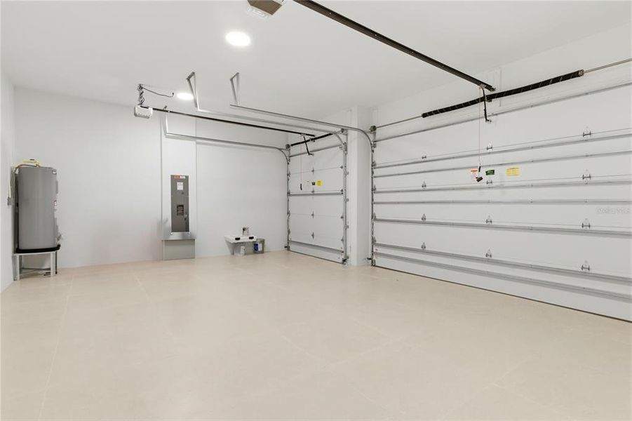 Spacious, unfurnished interior of a new home in , Cape Coral (Image 38). Spacious, unfurnished interior of a new home in , Cape Coral (Image 38).
