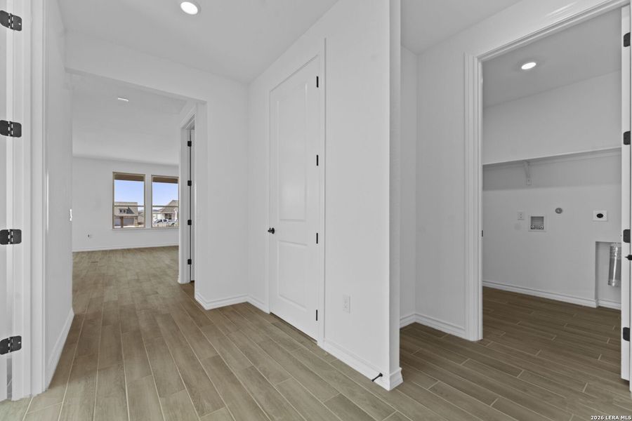 Spacious, unfurnished interior of a new home in Del Webb New Braunfels at Veramendi, New Braunfels (Image 16).