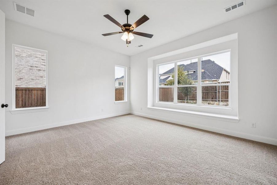 Spacious, unfurnished interior of a new home in Dominion of Pleasant Valley, Wylie (Image 23).