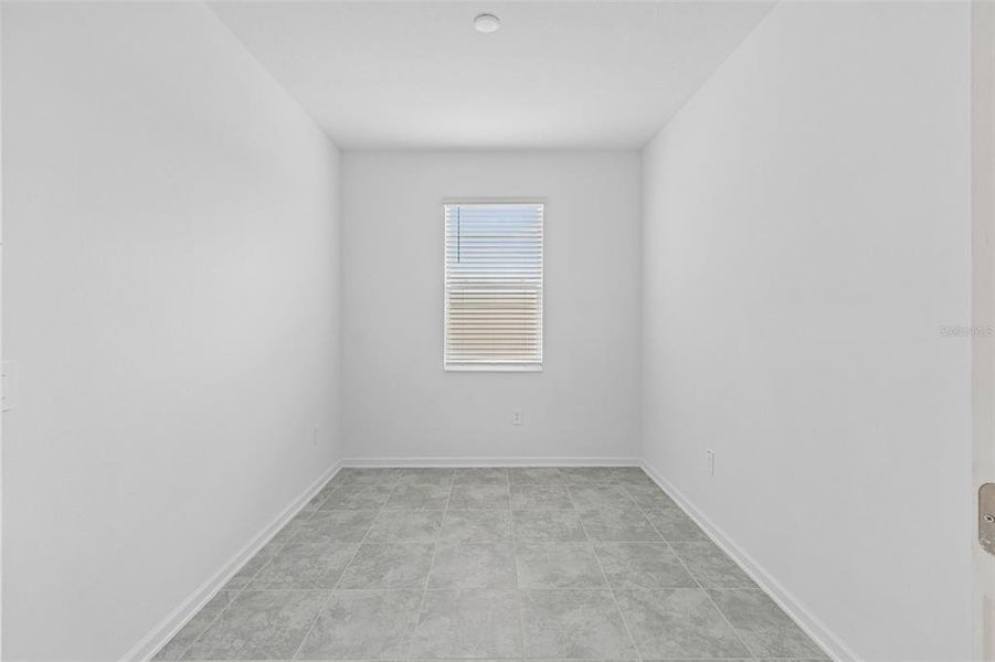 Spacious, unfurnished interior of a new home in Peace Creek Reserve, Winter Haven (Image 20).