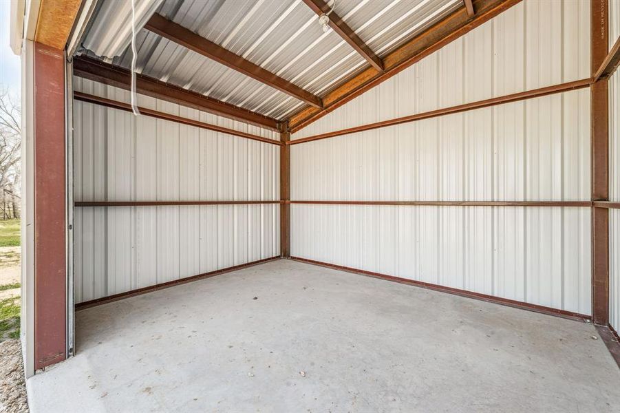 Exterior details and patio area of a home in , Bluff Dale (Image 4).