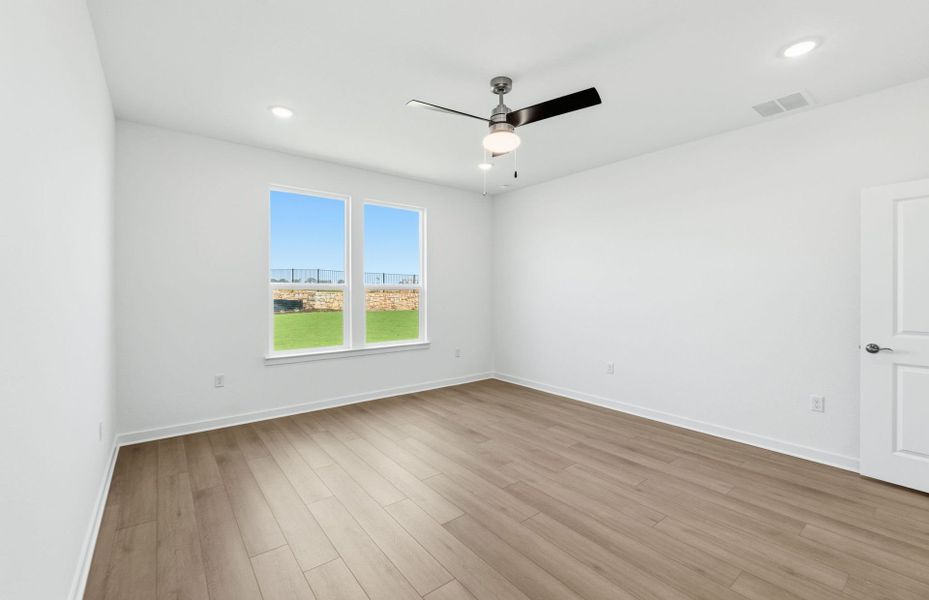 Spacious, unfurnished interior of a new home in Del Webb Austin at Lost Pines, Bastrop (Image 15). Spacious, unfurnished interior of a new home in Del Webb Austin at Lost Pines, Bastrop (Image 15).