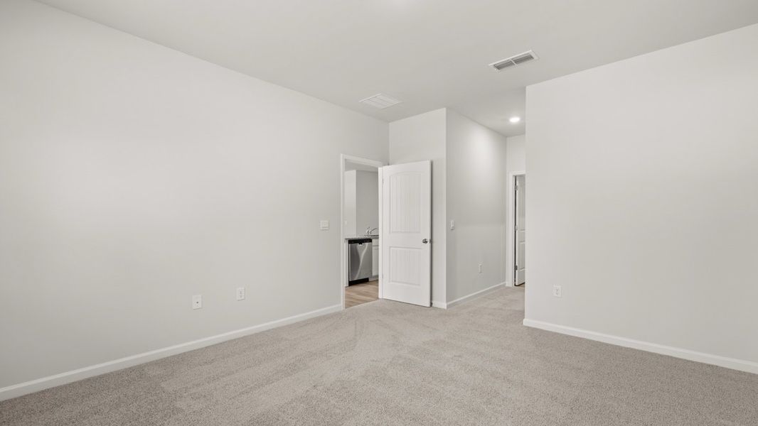 Representative unfurnished interior of a home built from the Aria by D.R. Horton in Oakleigh Glen, Dallas (Image 25).