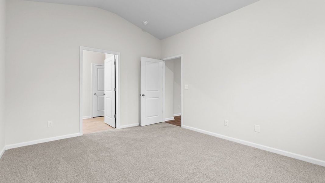 Spacious, unfurnished interior of a new home in Forest Creek, Winston-Salem (Image 19).