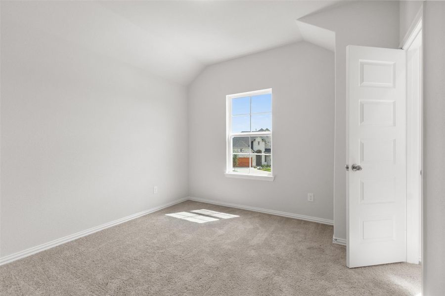 Spacious, unfurnished interior of a new home in Park at Eldridge, Sugar Land (Image 31). Spacious, unfurnished interior of a new home in Park at Eldridge, Sugar Land (Image 31).