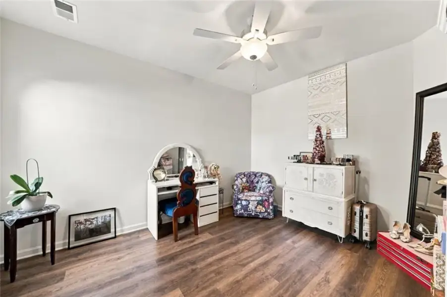 Furnished interior view inside a new home in , Jasper (Image 33).