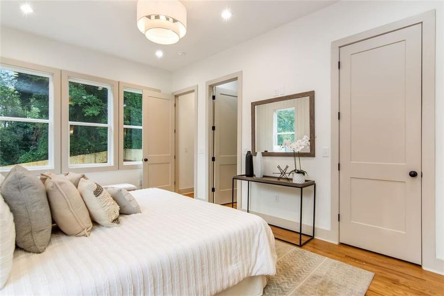 Furnished interior view inside a new home in , Atlanta (Image 16).