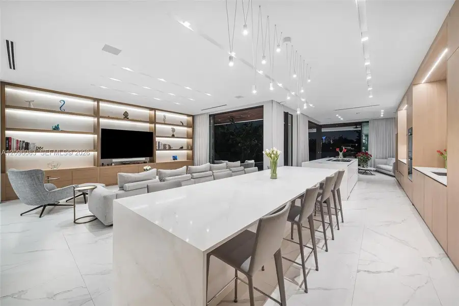Community amenities in , Miami Beach (Image 38).