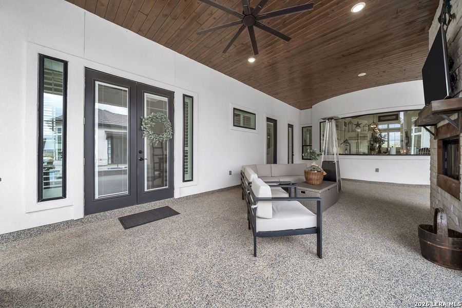 Exterior details and patio area of a home in , New Braunfels (Image 28).