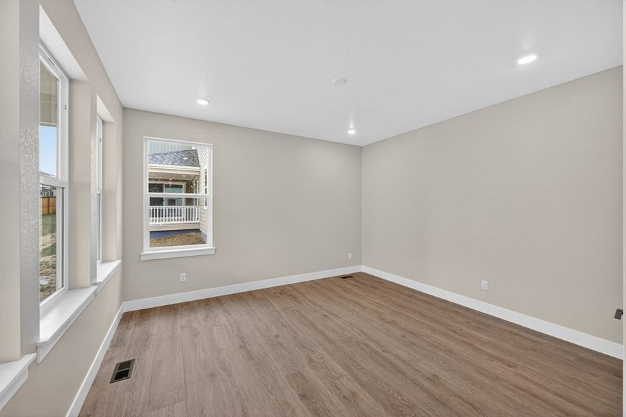 Spacious, unfurnished interior of a new home in Trailstone, Arvada (Image 21).