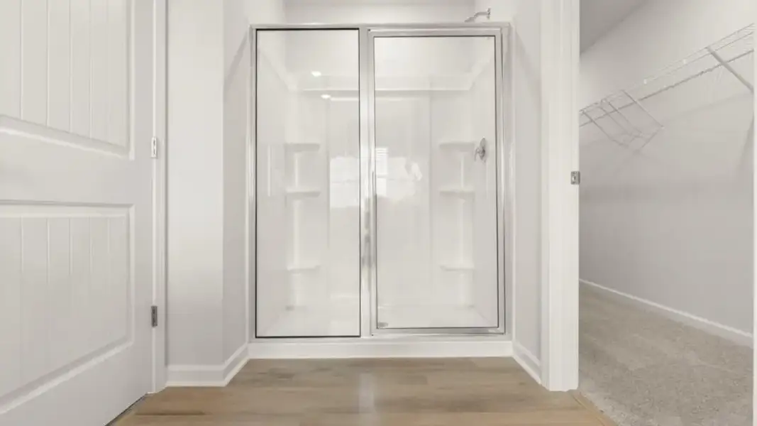 Spacious, unfurnished interior of a new home in , Gainesville (Image 24).