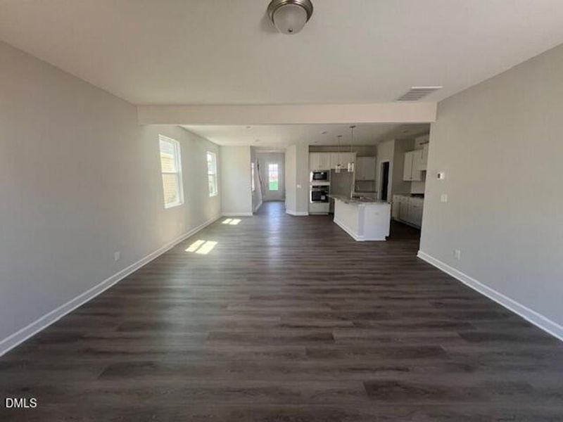 Spacious, unfurnished interior of a new home in Gregory Village, Lillington (Image 8).