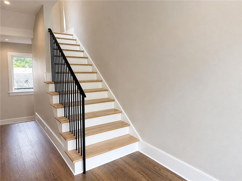 Spacious, unfurnished interior of a new home in , Atlanta (Image 27).