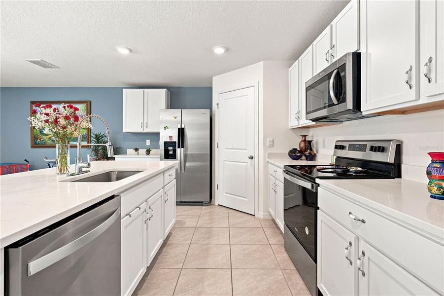 Furnished interior view inside a new home in Huntington Ridge, Ocala (Image 6). Furnished interior view inside a new home in Huntington Ridge, Ocala (Image 6).