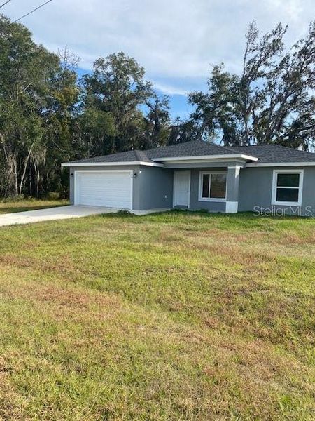 Exterior details and patio area of a home in , Ocklawaha (Image 24).